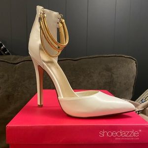 Shoedazzle White Heels with Gold Straps Size 9